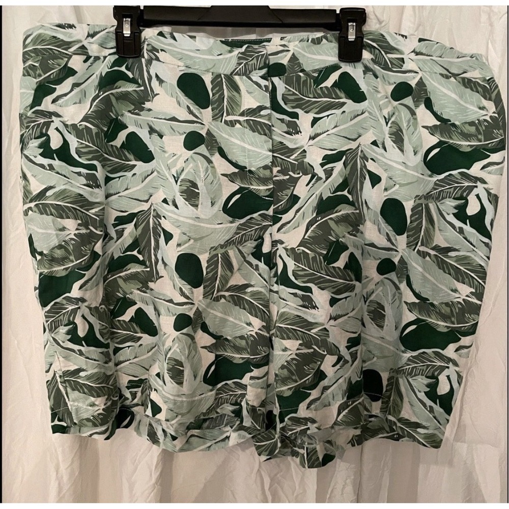 Dalia Women's Green Tropical Print Shorts Size 20